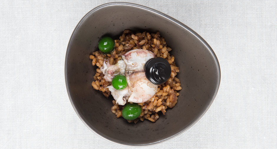 arroz-negro-de-sepietas | Roca Moo |Hotel gastronómico en Barcelona