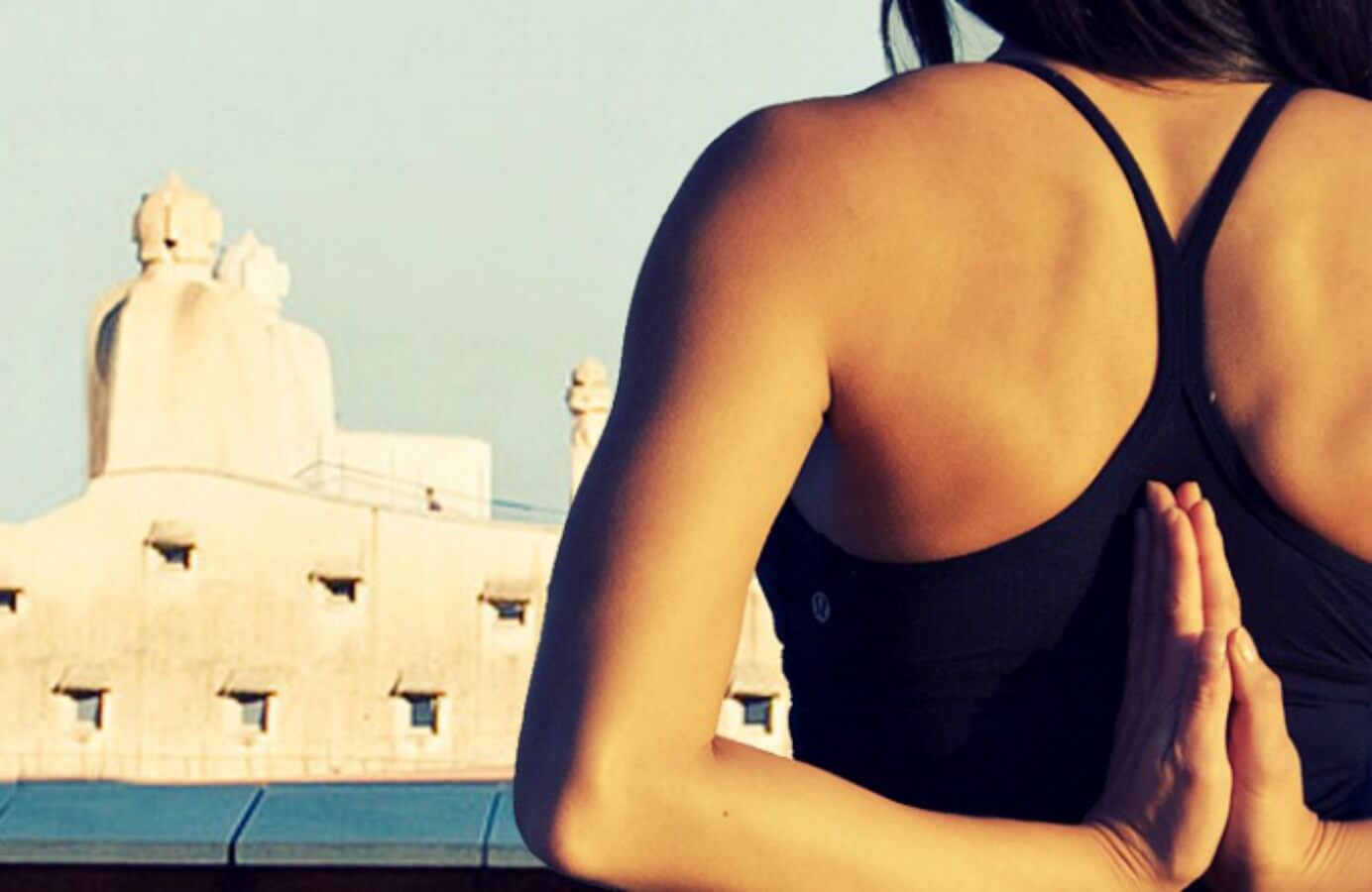 Matins de ioga a la terrassa de l'Hotel Omm